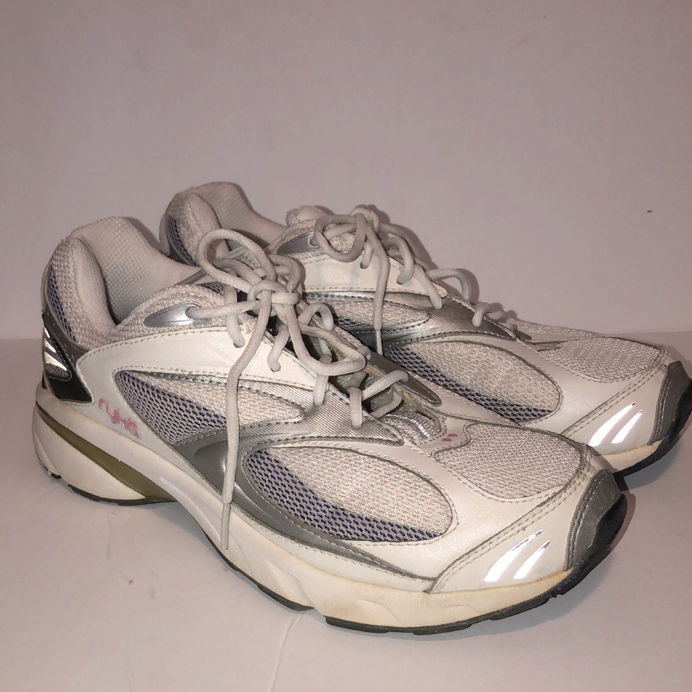 Ryka Womenβs White/Gray Flare Run/Lo Running Sneakers